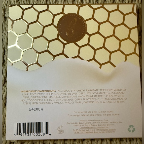 Milk & Honey Highlighter Palette - Picture 4 of 5